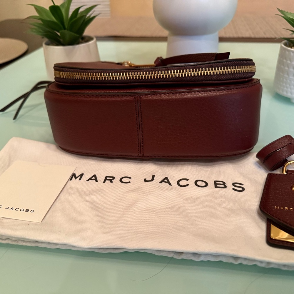 Marc Jacob’s Recruit Nomad Burgundy Leather Crossbody Bag - Picture 3 of 10